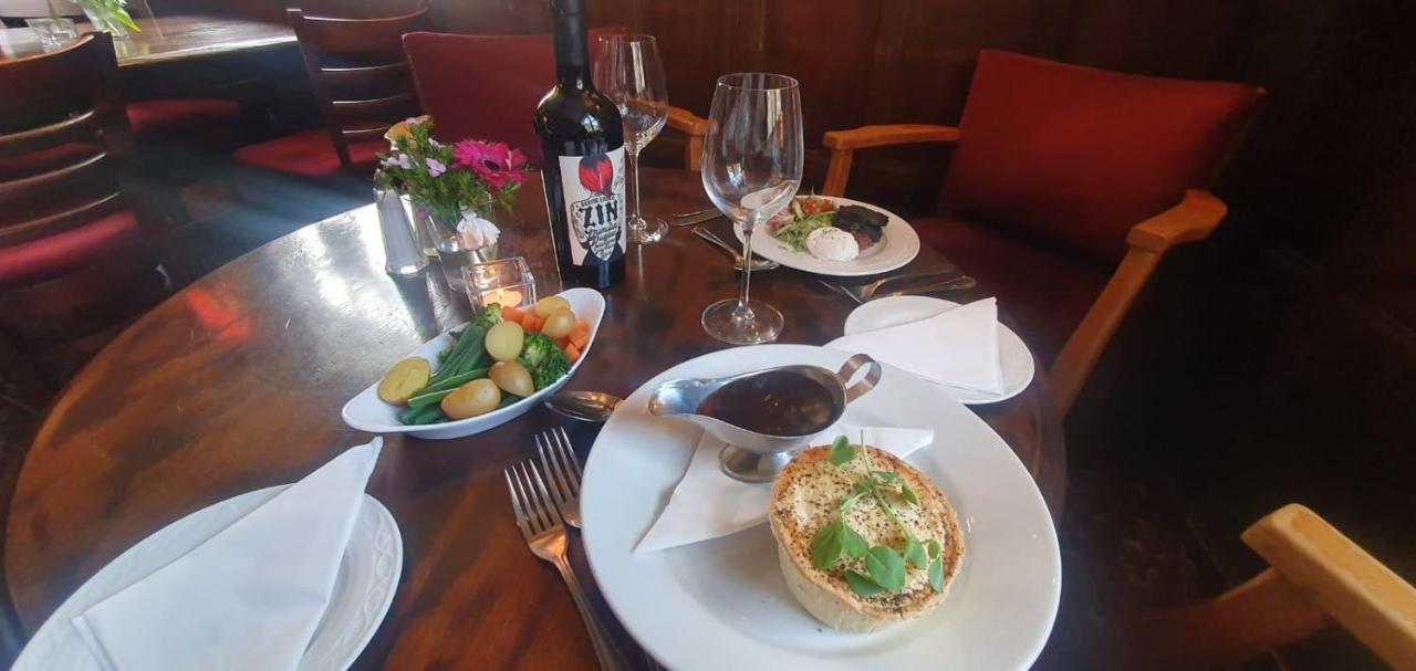 Kings Arms Hotel Сануидж Екстериор снимка