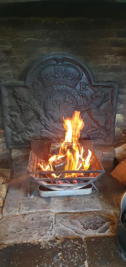 Kings Arms Hotel Сануидж Екстериор снимка