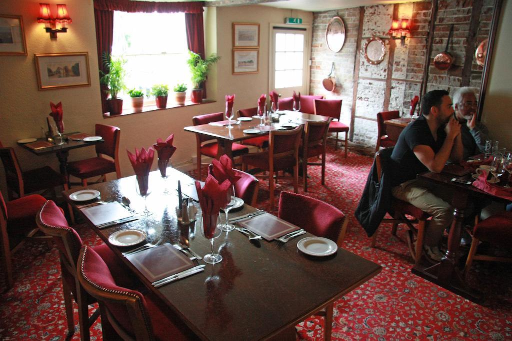 Kings Arms Hotel Сануидж Екстериор снимка